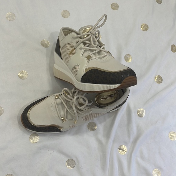 Wonderful shoes - Picture 7 of 9